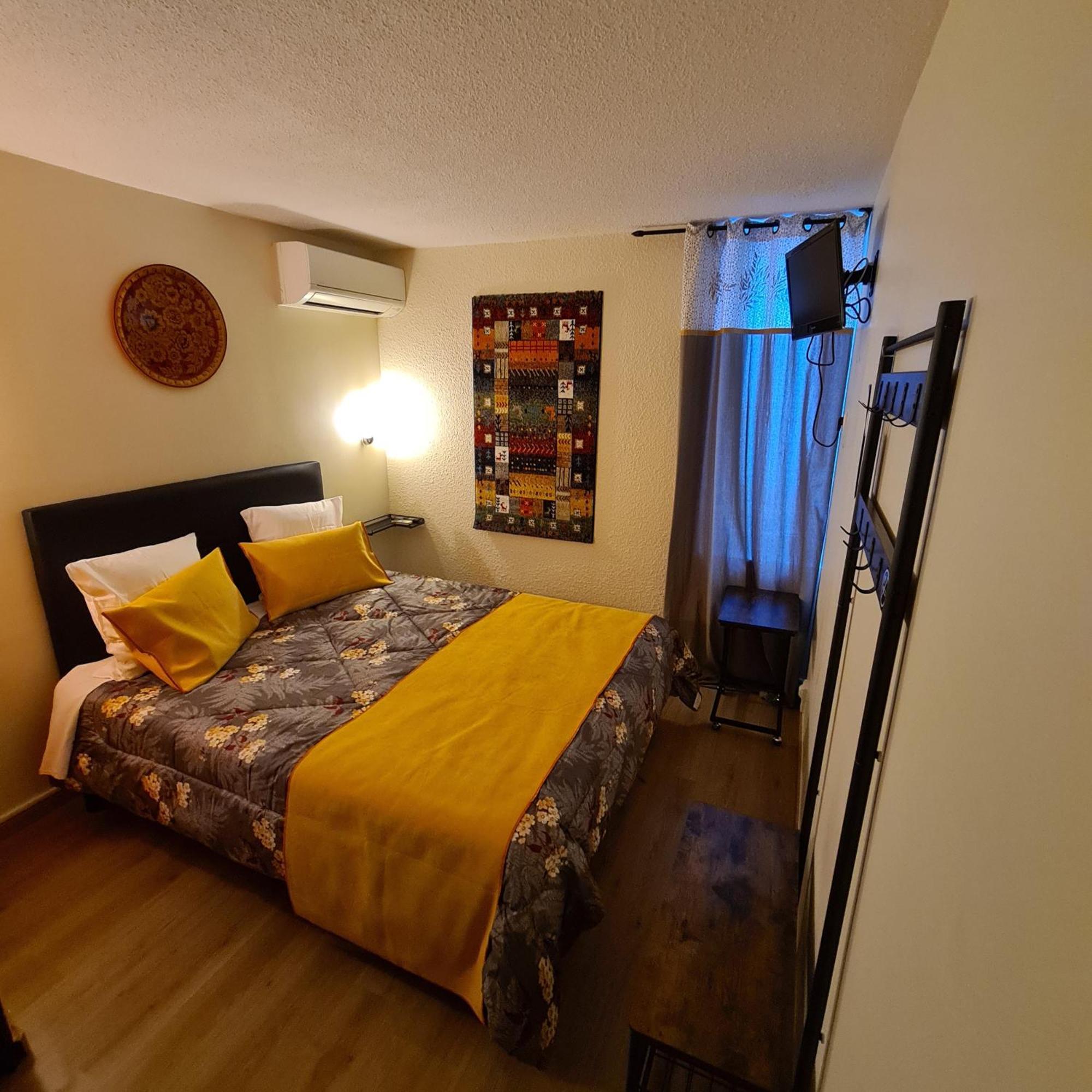 Hotel L'Etoile Aeroport - A61 카르카손 외부 사진