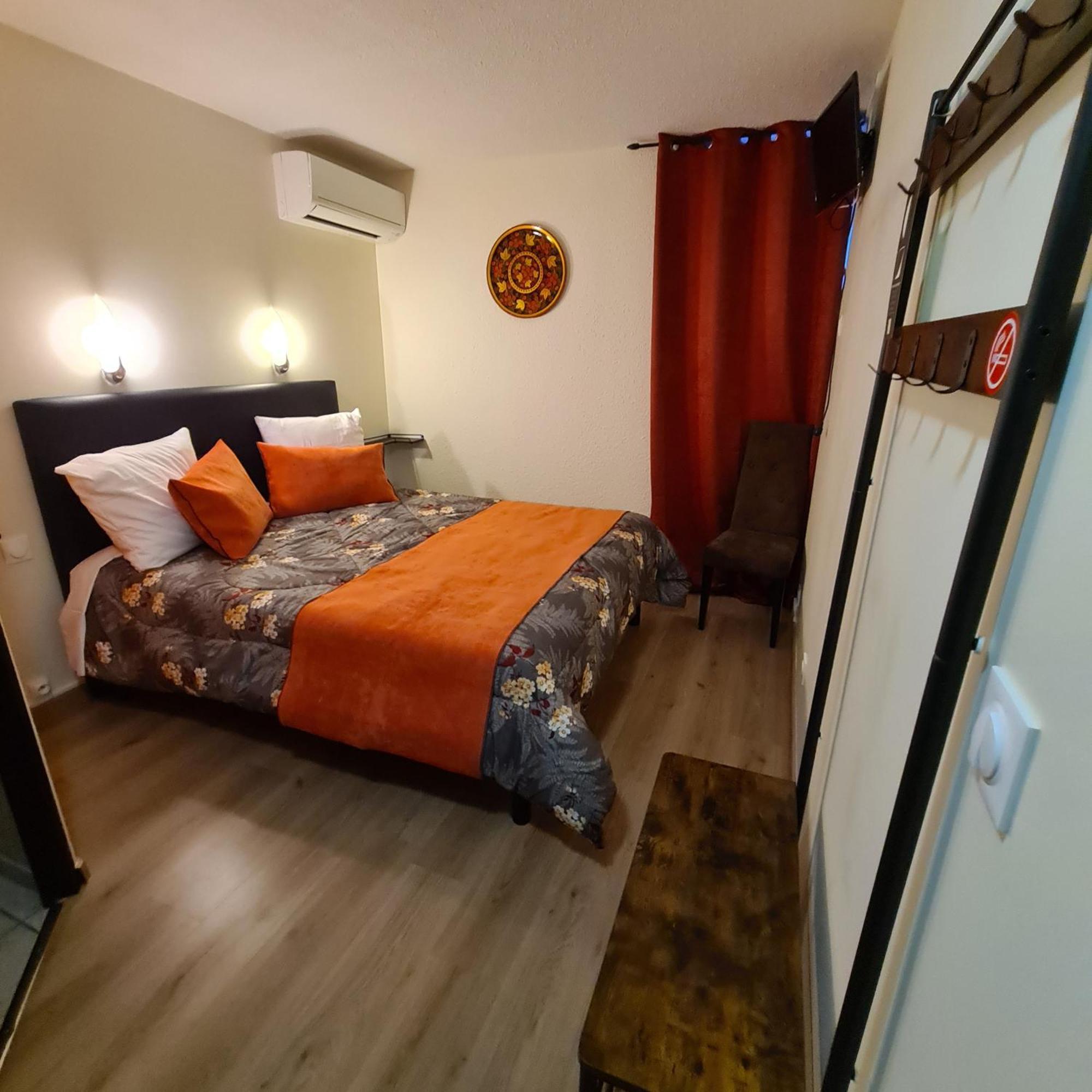 Hotel L'Etoile Aeroport - A61 카르카손 외부 사진